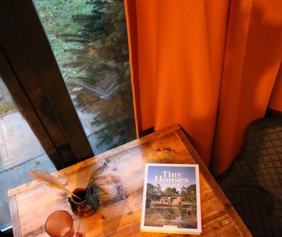 Tiny House In De Boomgaard Bed and Breakfast Stad aan 't Haringvliet Εξωτερικό φωτογραφία