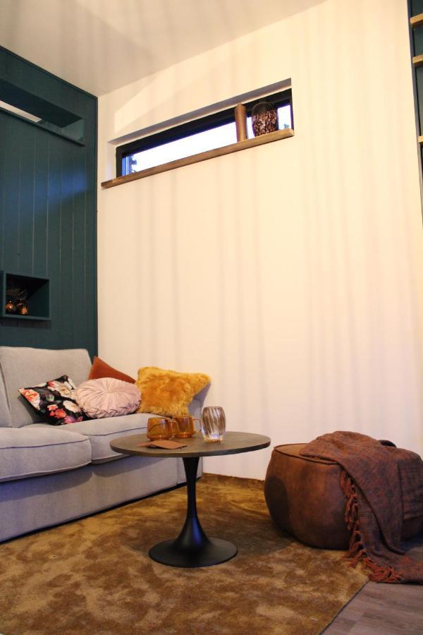 Tiny House In De Boomgaard Bed and Breakfast Stad aan 't Haringvliet Εξωτερικό φωτογραφία